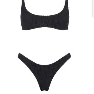 Trangl maci black bikini.